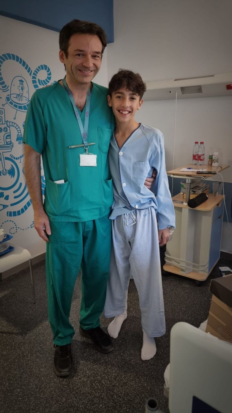 El Dr. Alberto Herreros junto a Jordi