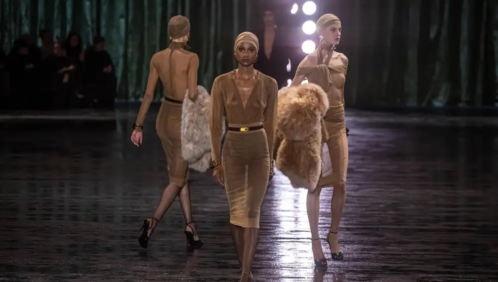 Saint Laurent - Runway - Paris Women's Fashion Week Fall/Winter 2024/2025