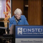 Ruth Gottesman en Escuela de Medicina Albert Einstein en el Bronx