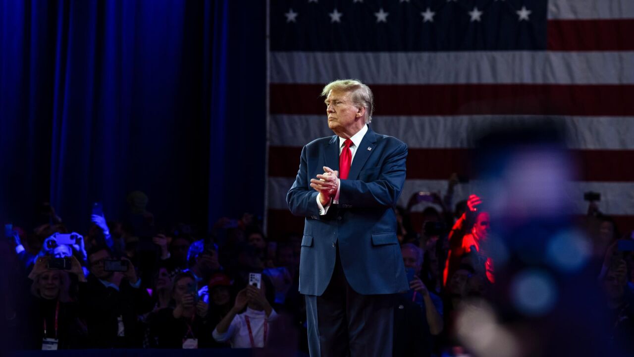 El Supremo de EE UU deja en el aire que el juicio clave contra Trump se ...