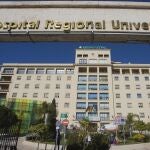Dos detenidas tras agredir a varios sanitarios en el Hospital Regional de Málaga