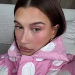 Este es el truco definitivo para conseguir un efecto lifting con el colorete.