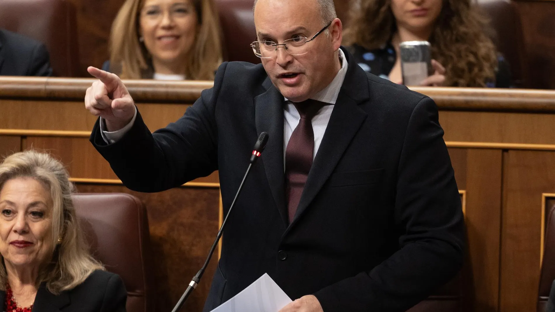El PSOE insiste en señalar a Tellado por el 'caso Koldo' y le llamará a declarar en la comisión de investigación