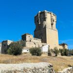Un castillo trapezoidal visitable con señorial palacio de los Zúñiga-Sotomayor