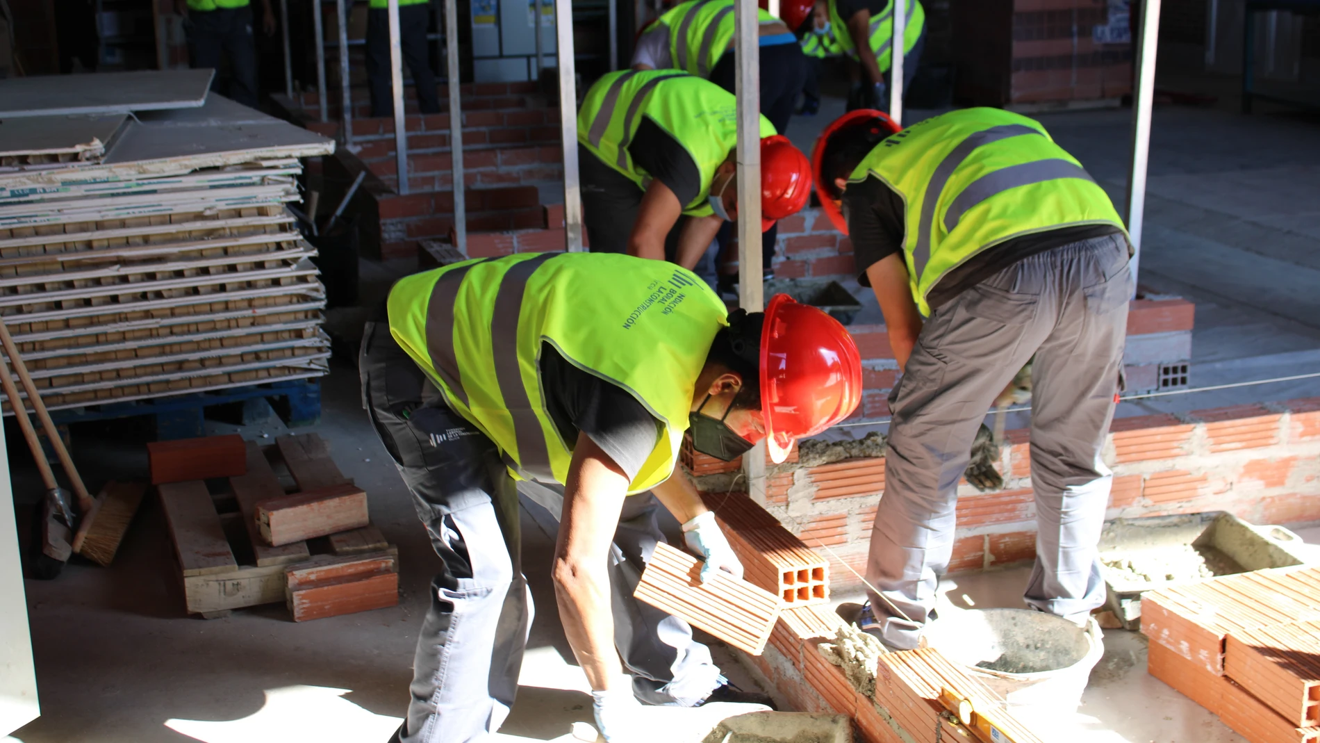 Los sectores más productivos se están imponiendo frente a la construcción