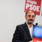 Lambán afirma que el socialismo vive un momento de "crisis y angustia" tras el "declive electoral" y el 'caso Koldo'