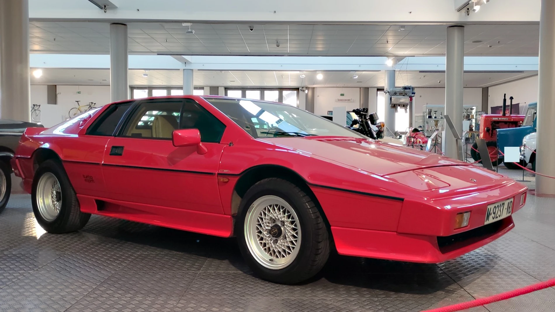 Lotus Sprit Turbo16 V del año 1987, pieza del mes de marzo del MHAS