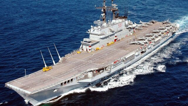 Italia dirá adiós a su portaaviones "Garibaldi" pero no cometerá el mismo error que España con el "Príncipe de Asturias"