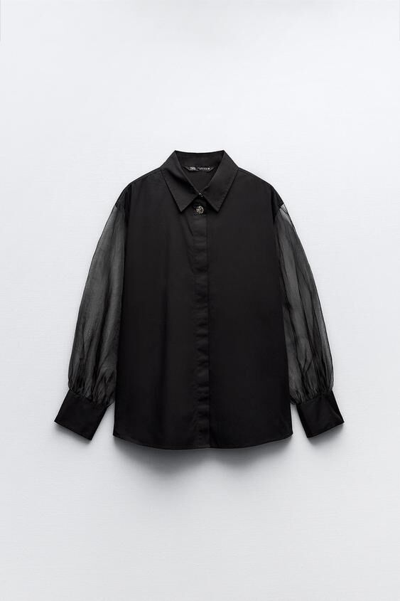 Camisa con botones joya.