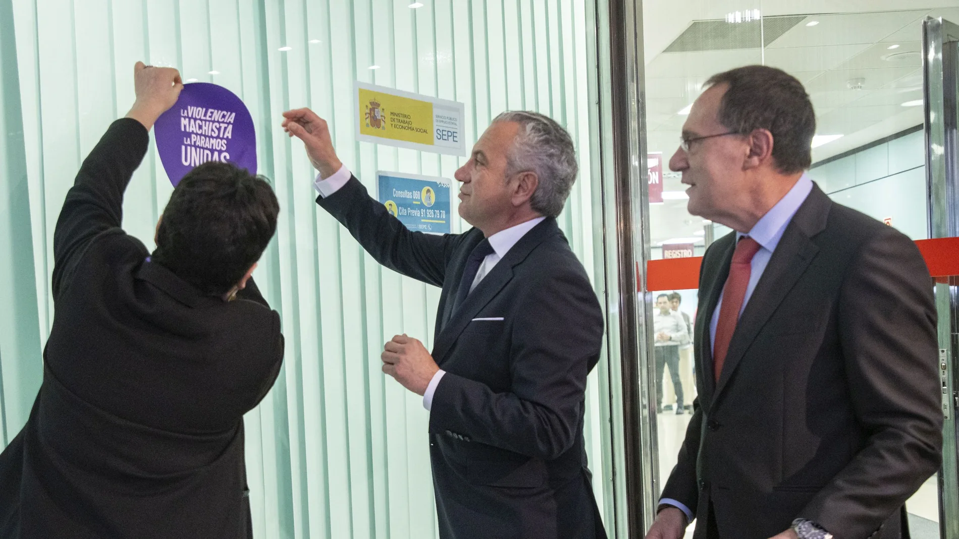 Nicanor Sen inaugura el punto violeta en una oficina del Sepe en Zamora