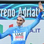 Ciclismo.- Juan Ayuso (UAE) bate a Ganna y se lleva crono y liderato en la Tirreno-Adriático