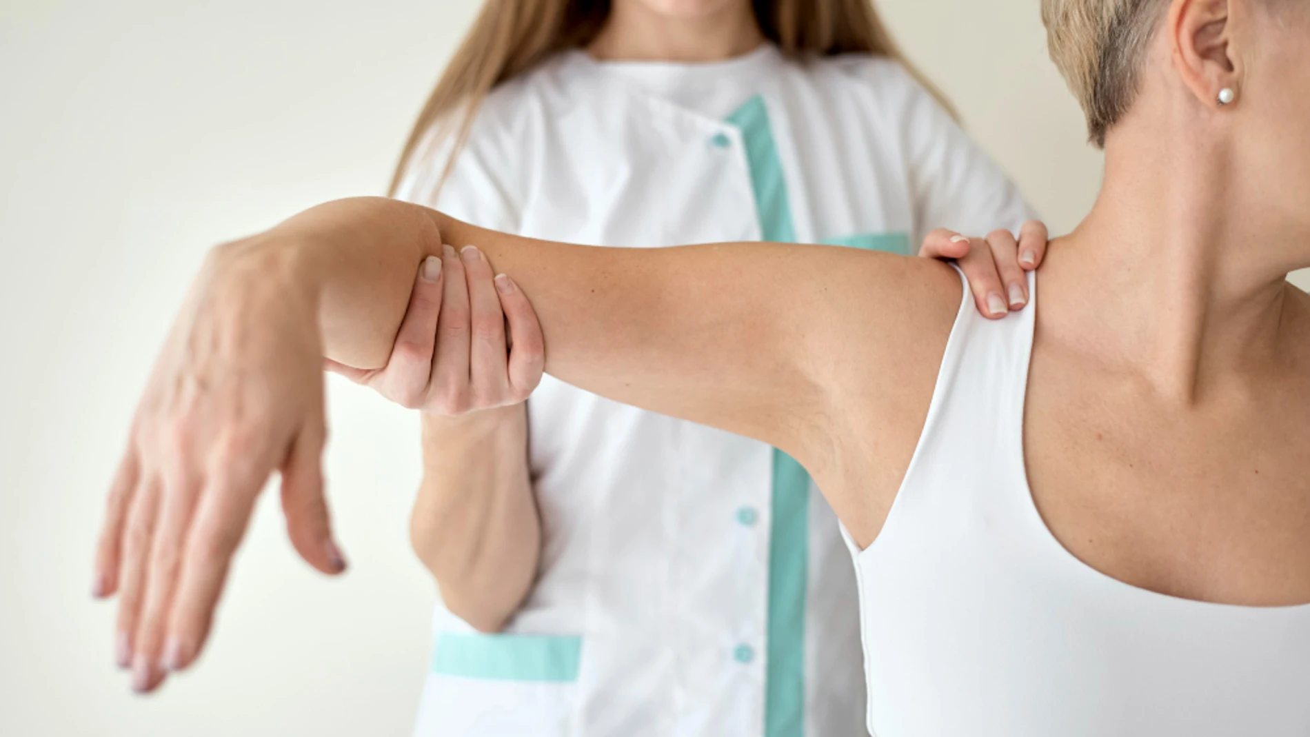 brazo mujer fisioterapia