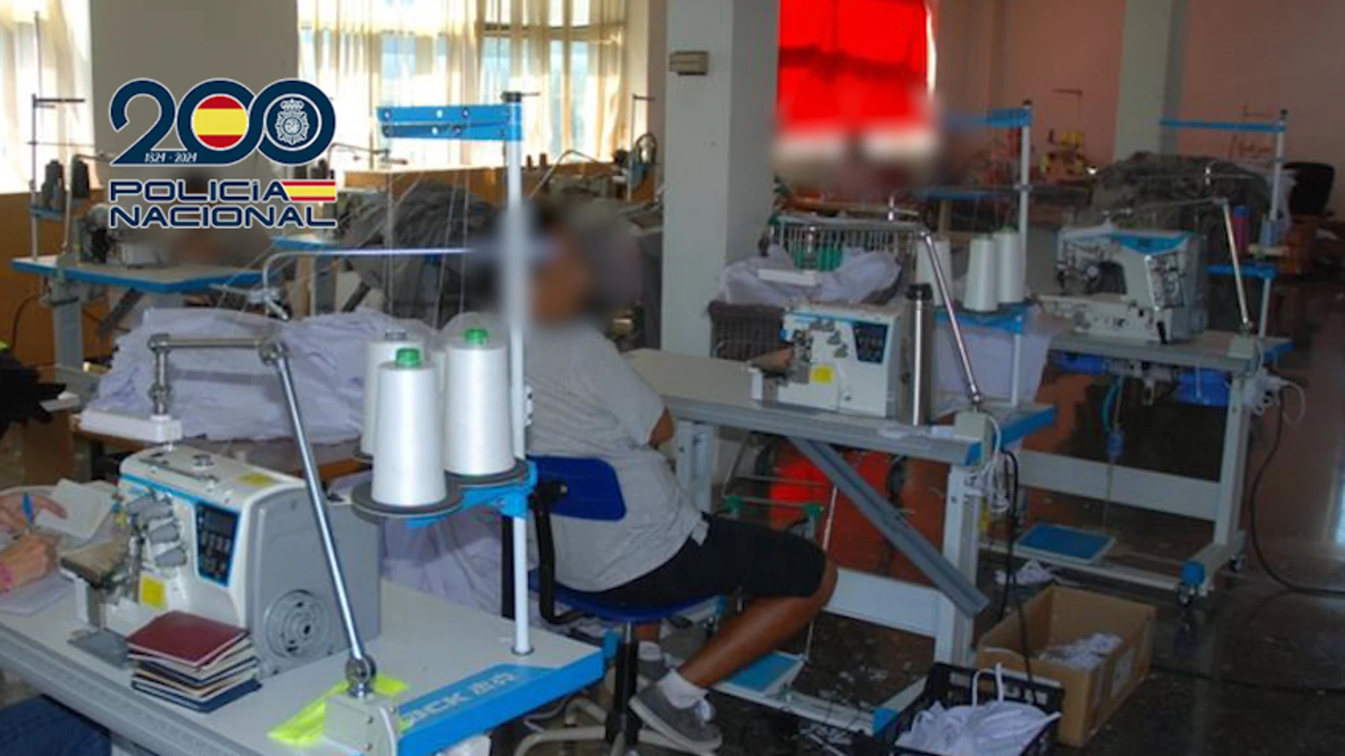La Policía desarticula un taller textil clandestino y detiene a los dueños por trata de seres humanos