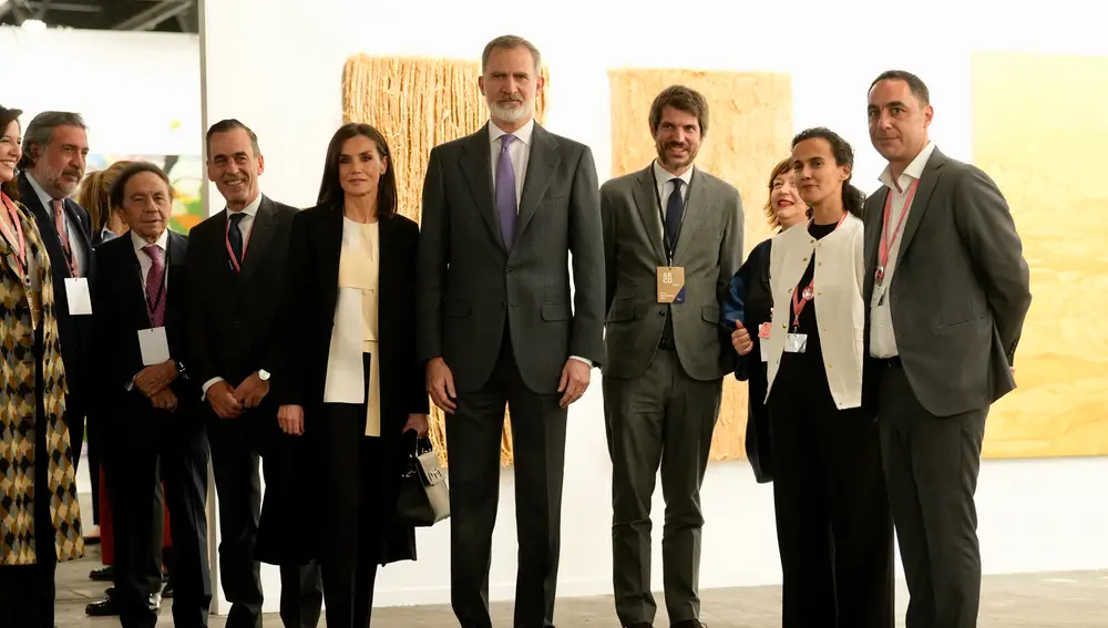 Los Reyes durante la visita inaugural a ARCO.