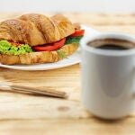 No todos los españoles desayunan con él, pero si lo hacen tienen más probabilidades de mantener la línea