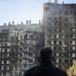La Generalitat impulsa un código de conducta bancario para ayudar a las personas afectadas por el incendio de Campanar