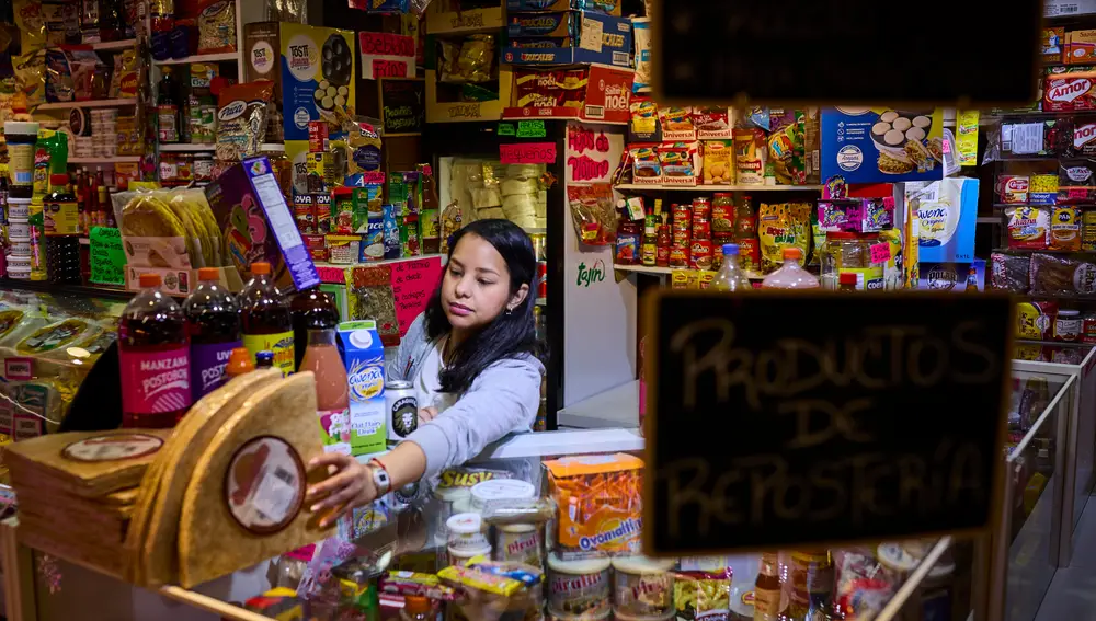 Reportaje carnicerías, pescaderías, fruterías y pollerías en el Mercado Maravillas en el barrio madrileño de c
