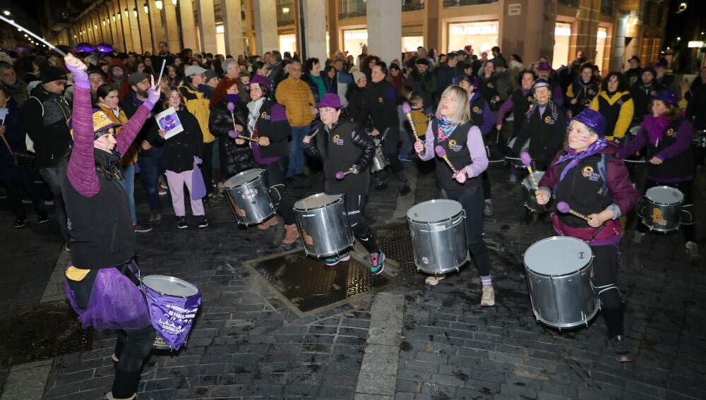 Miles de personas salen a las calles de Castilla y León para ...