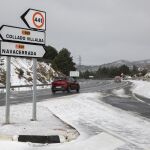 La nieve complica la circulación en la Sierra de Madrid