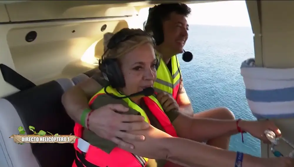 Carmen Borrego junto a Ángel Cristo Jr. en el helicóptero de 'Supervivientes 2024'