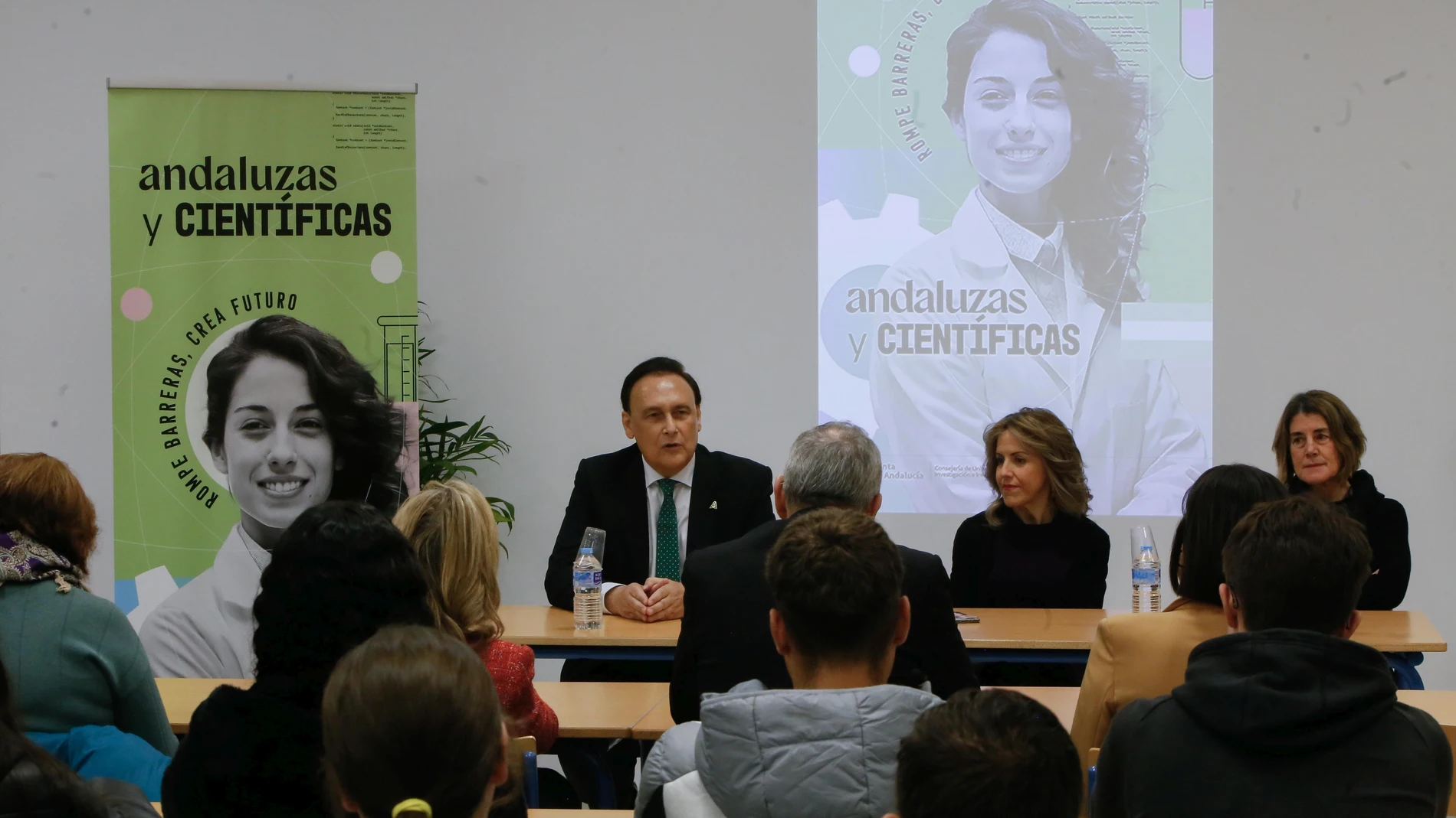 El consejero de Universidad, Investigación e Innovación, José Carlos Gómez Villamandos