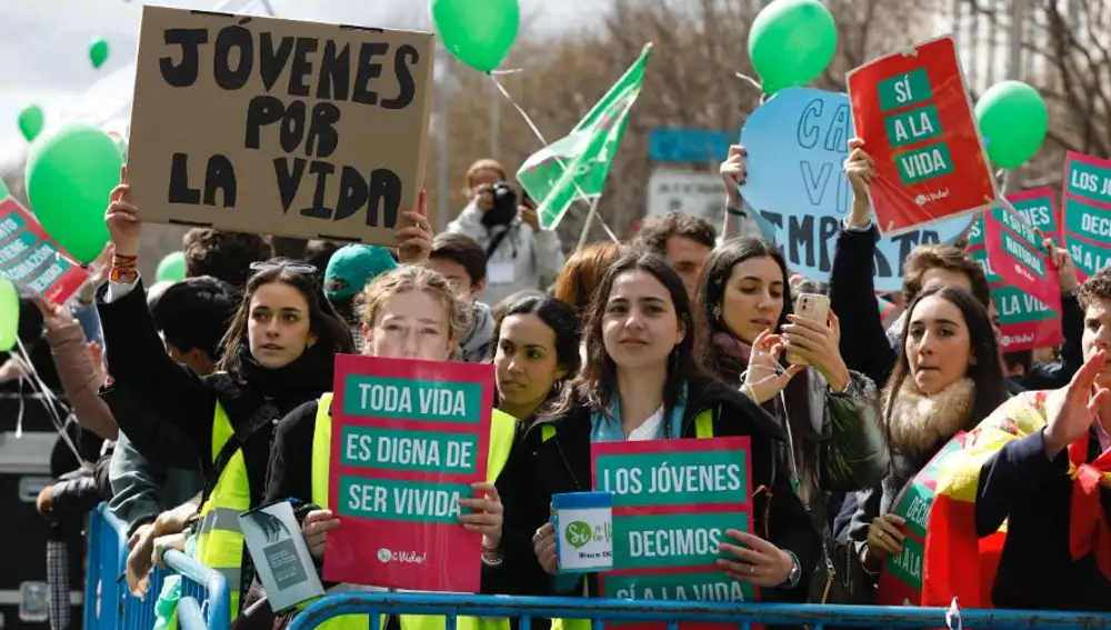 Manifestación en la capital contra el aborto y la eutanasia