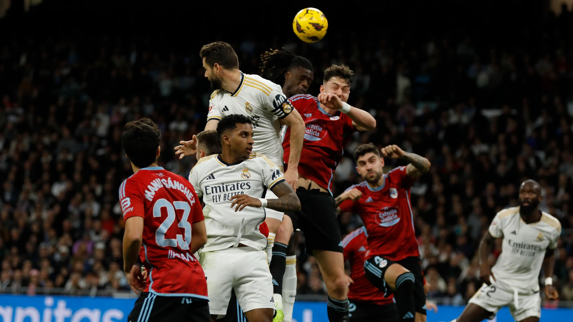 Encuentro de liga entre el Real Madrid y el Celta de Vigo. © Jesús G. Feria.