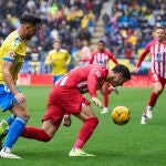 Morata se cae en el partido ante el Cádiz