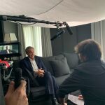 Zapatero es tomado por las cámaras en un momento de la entrevista para 'Lo de Évole'