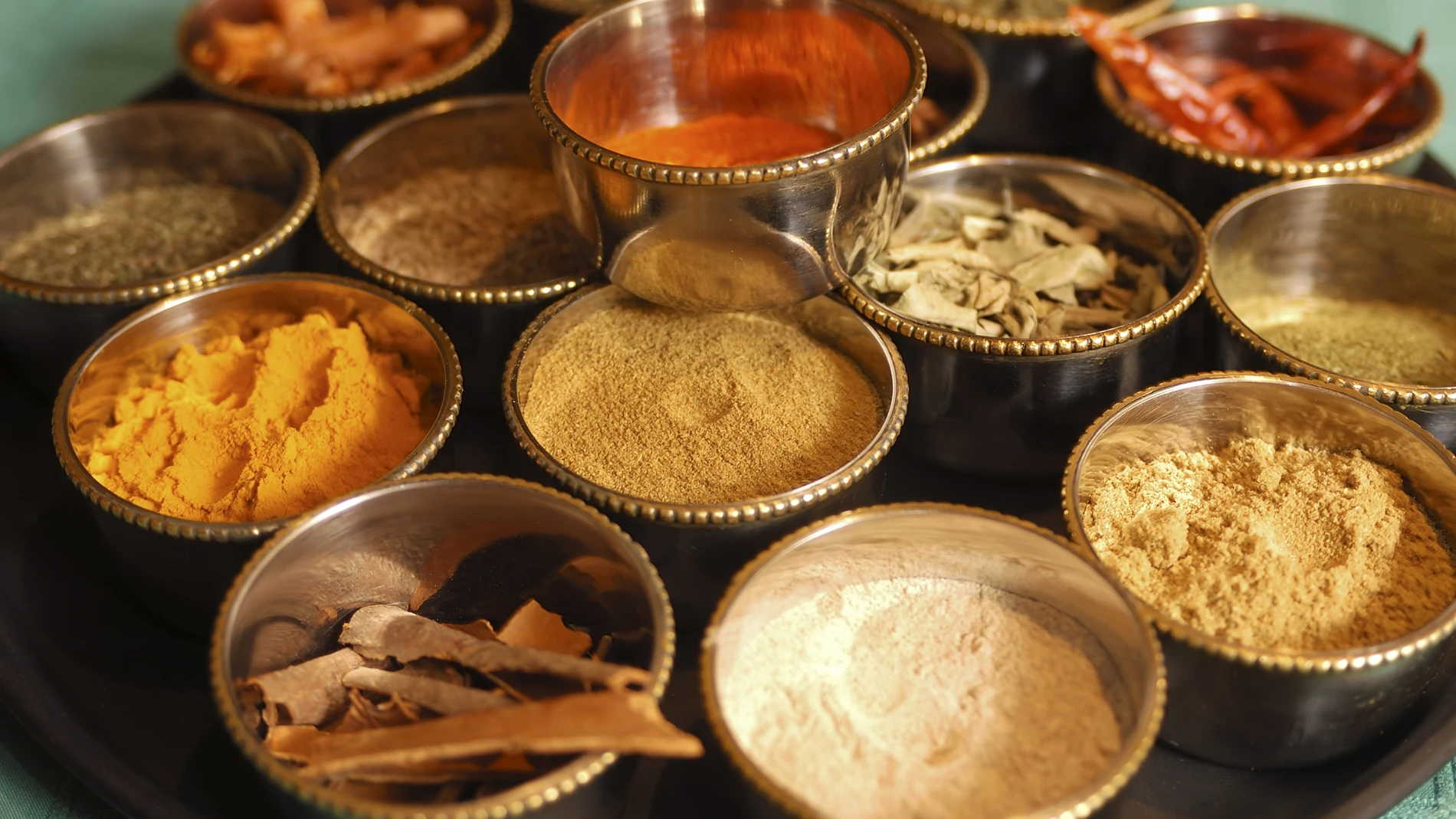 Las especias son los superalimentos desconocidos ya que nos pueden aportar grandes nutrientes y beneficios para la salud