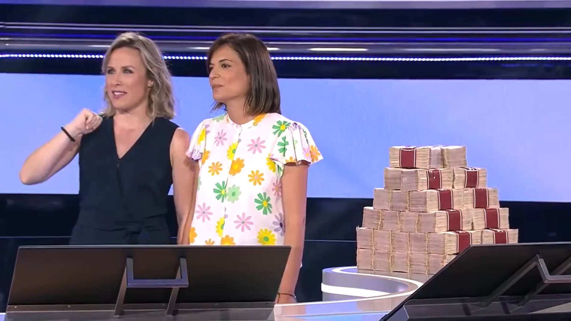 Patricia y Silvia, concursantes de 'Atrapa un millón"
