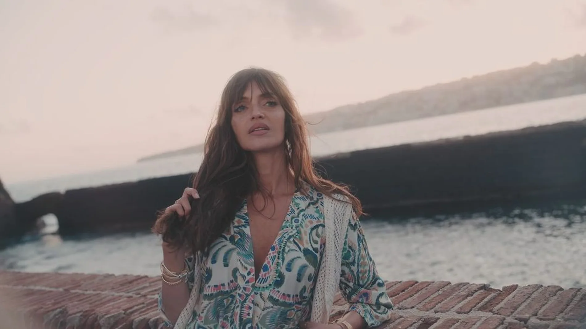 Sara Carbonero con look boho.