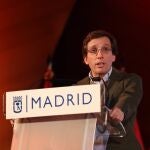 Almeida acusa al Gobierno de usar a Agencia Tributaria para "incriminar" a Ayuso: "Me empieza a recordar a Tony Soprano"