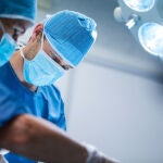 Médicos durante una intervención