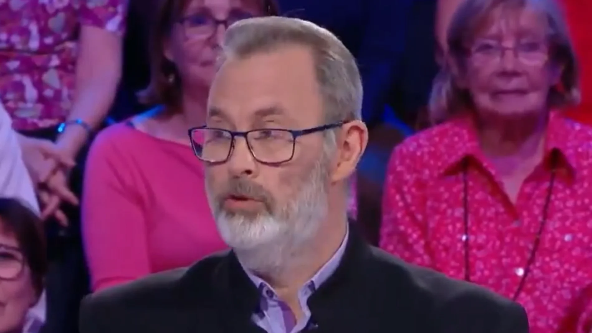 François Vérove, conocido como “Le Grêlé”, en el concurso “Todos quieren ocupar su lugar” en 2019