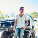 Julio José Iglesias presenta Suaji, su primera marca de sneakers