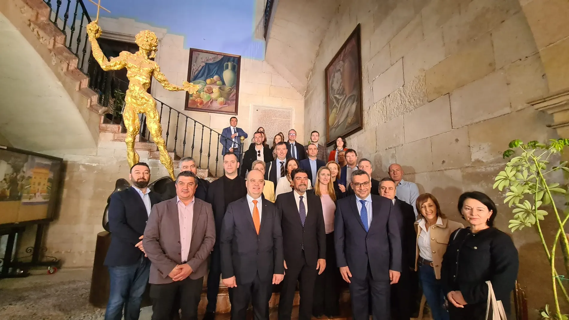 Recepción oficial a la delegación búlgara hoy en el Ayuntamiento de Alicante.