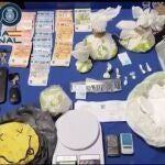 Material y drogas incautadas por la Policía Nacional