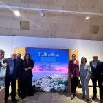 Imagen del día de la inauguración de la exposición "Guardianes de Piedra. Los castillos de Alicante”.