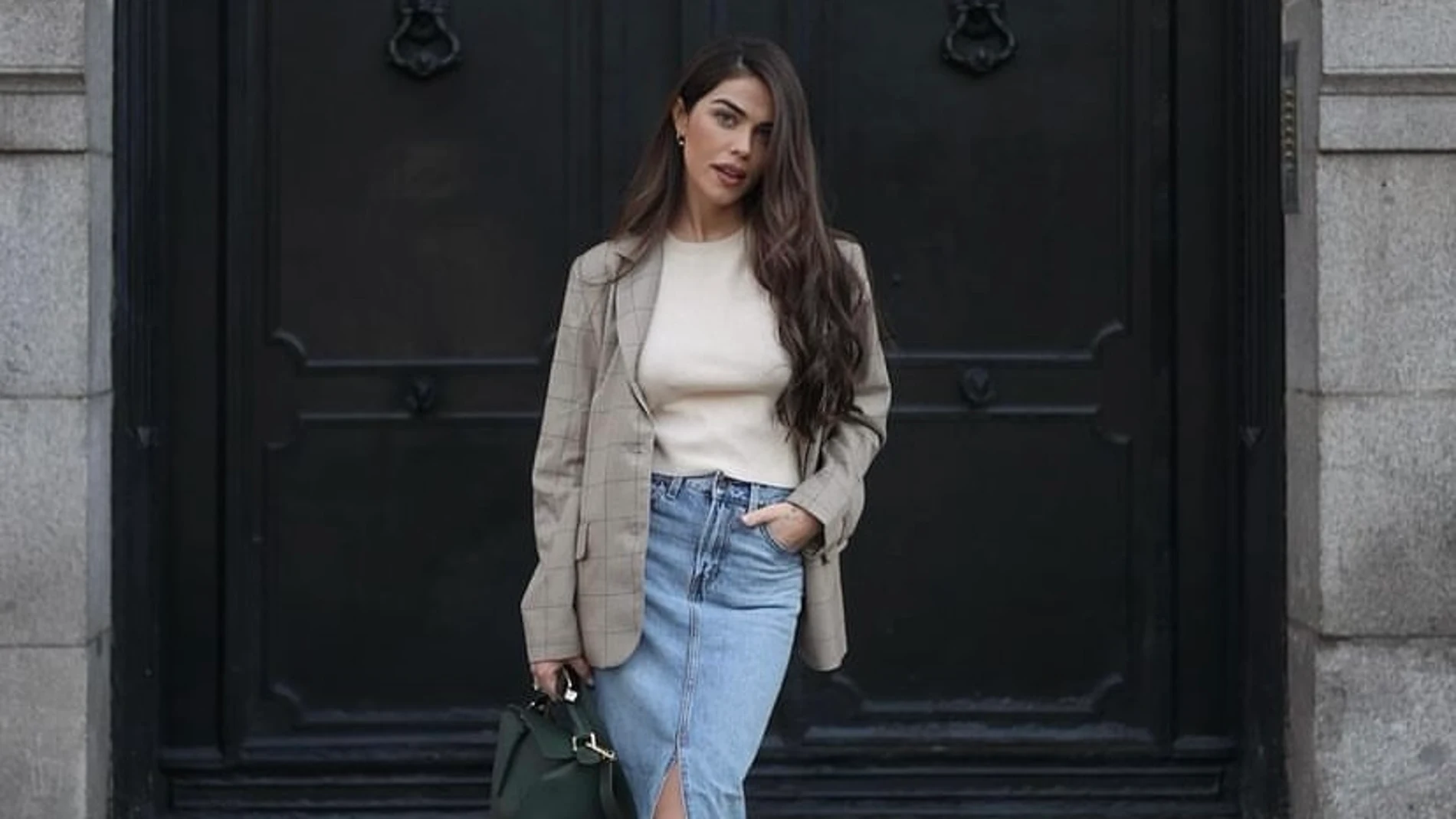 Violeta con look de Zara.