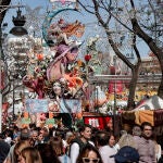 València vive un fin de semana fallero de abarrote turístico y buen tiempo
