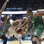 Yabusele, bien defendido por Unicaja