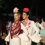 Teresa Andrés y Marta Lozano en la Feria de Abril 2023.