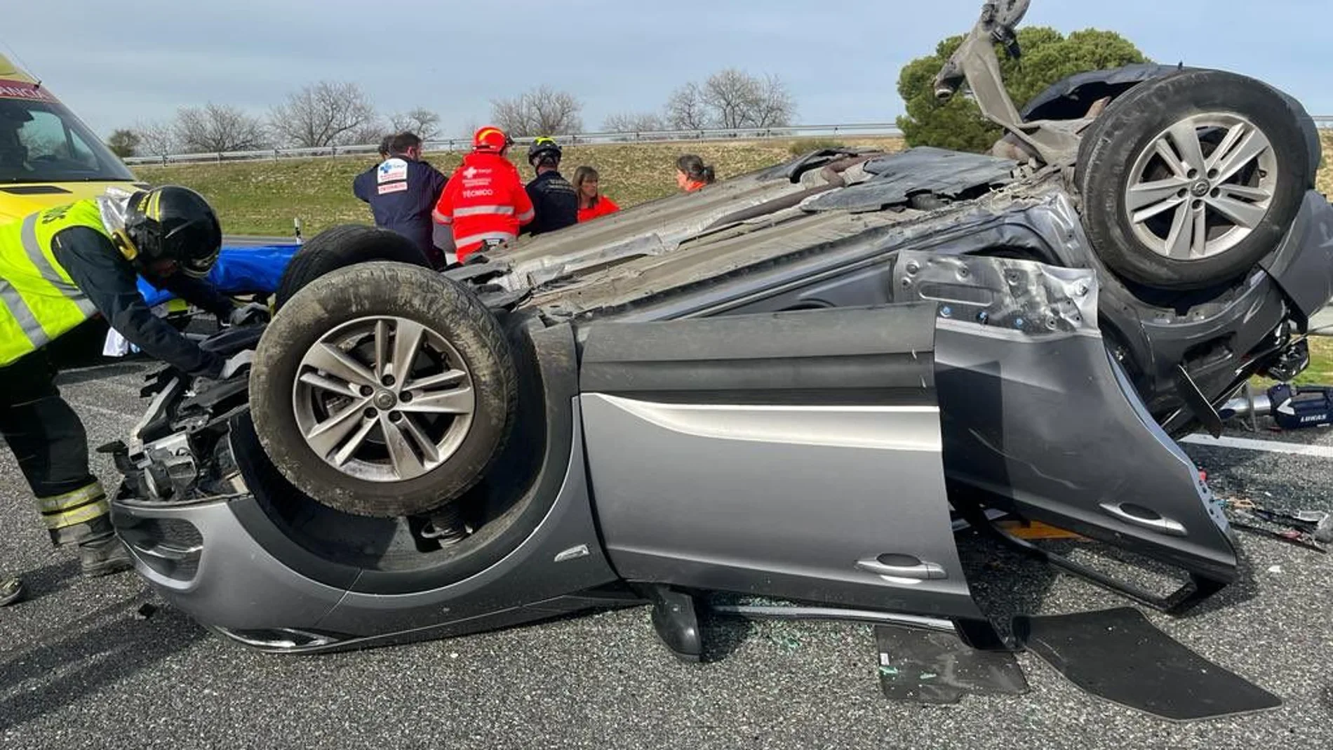Estado en el que quedó el vehículo siniestrado en la A-6 tras el accidente que se saldó con un muerto y dos heridos