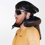 El primer sistema de airbag integrado en un casco de bicicleta