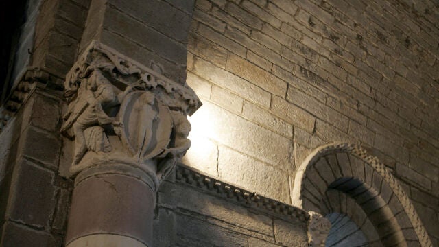 Rayo milagro de la luz en la iglesia de Santa Marta de Tera