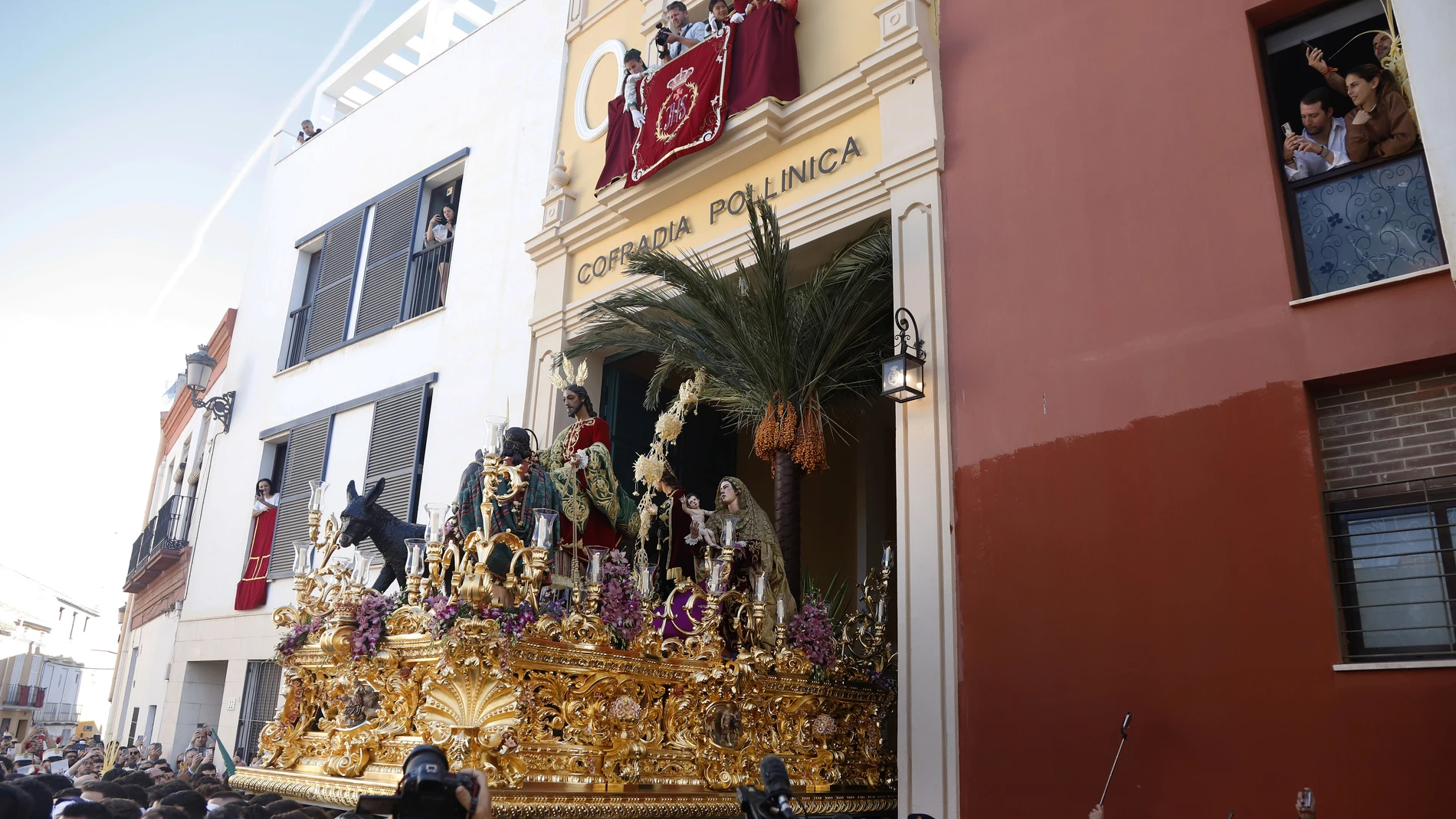 Salida de la cofradía de la Pollinica (Málaga)