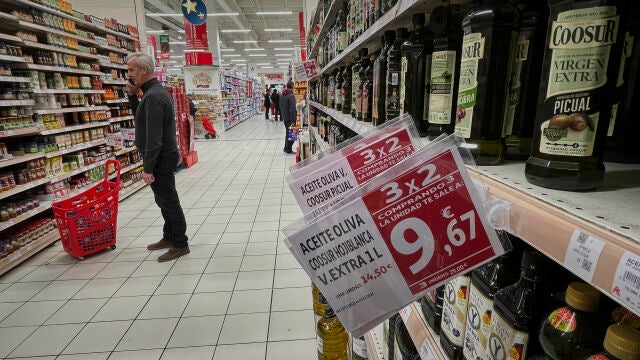 Subida de precios de aceites de oliva y girasol en supermercados durante este invierno © Alberto R. Roldán / Diario La Razón. 05 12 2023