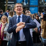 El líder del PP, Alberto Núñez Feijóo; la secretaria general del PP, Cuca Gamarra; el expresidente del Gobierno Mariano Rajoy, y el presidente de la ACdP y de la Fundación Universitaria San Pablo CEU, Alfonso Bullón de Mendoza asisten al homenaje al político Eugenio Nasarre, fallecido el pasado mes de enero, en un acto celebrado este lunes en la Universidad CEU San Pablo de Madrid © Alberto R. Roldán / Diario La Razón. 18 03 2024