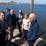 Retirada de biomasa en Estrella de Mar, junto a club náutico de Los Urrutias